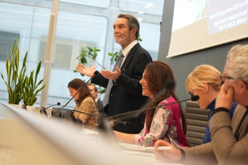 Milano Cortina 2026 — Palazzo Pirelli apre il co...