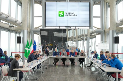 Olimpiadi 2026 – Kirsty Coventry incontra Fontan...