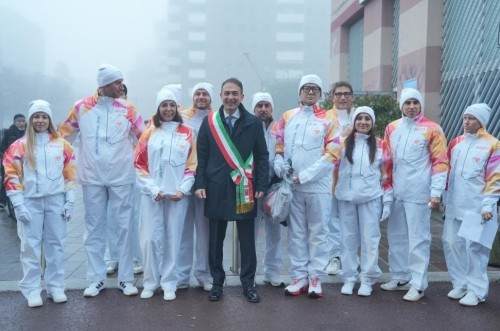 Sesto San Giovanni — La Fiamma Olimpica attraver...